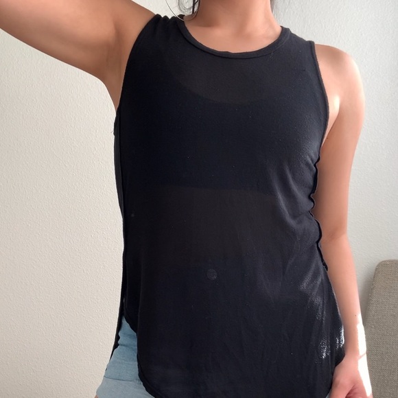 Black split hem tank - Picture 4 of 15